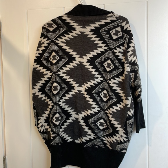 knit patterned cardigan - Picture 2 of 2